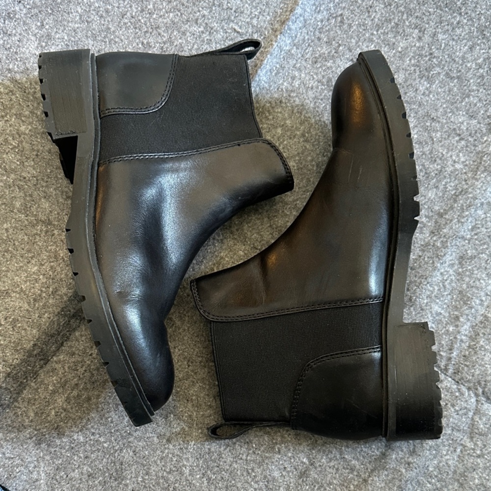 Steve Madden Black Leather Chelsea Boots